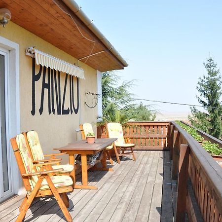 Gloriett Panzio Bed & Breakfast Fertőboz Екстериор снимка