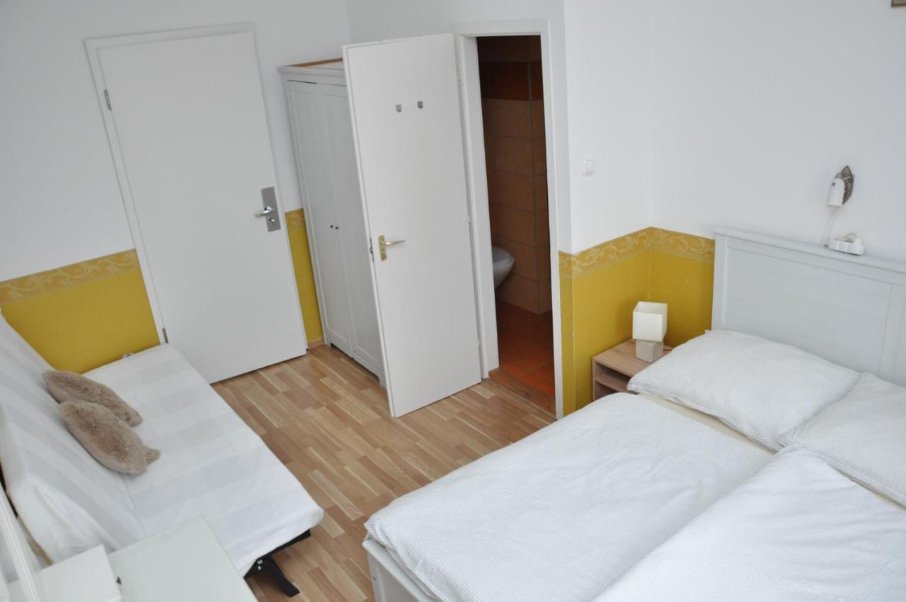 Gloriett Panzio Bed & Breakfast Fertőboz Екстериор снимка