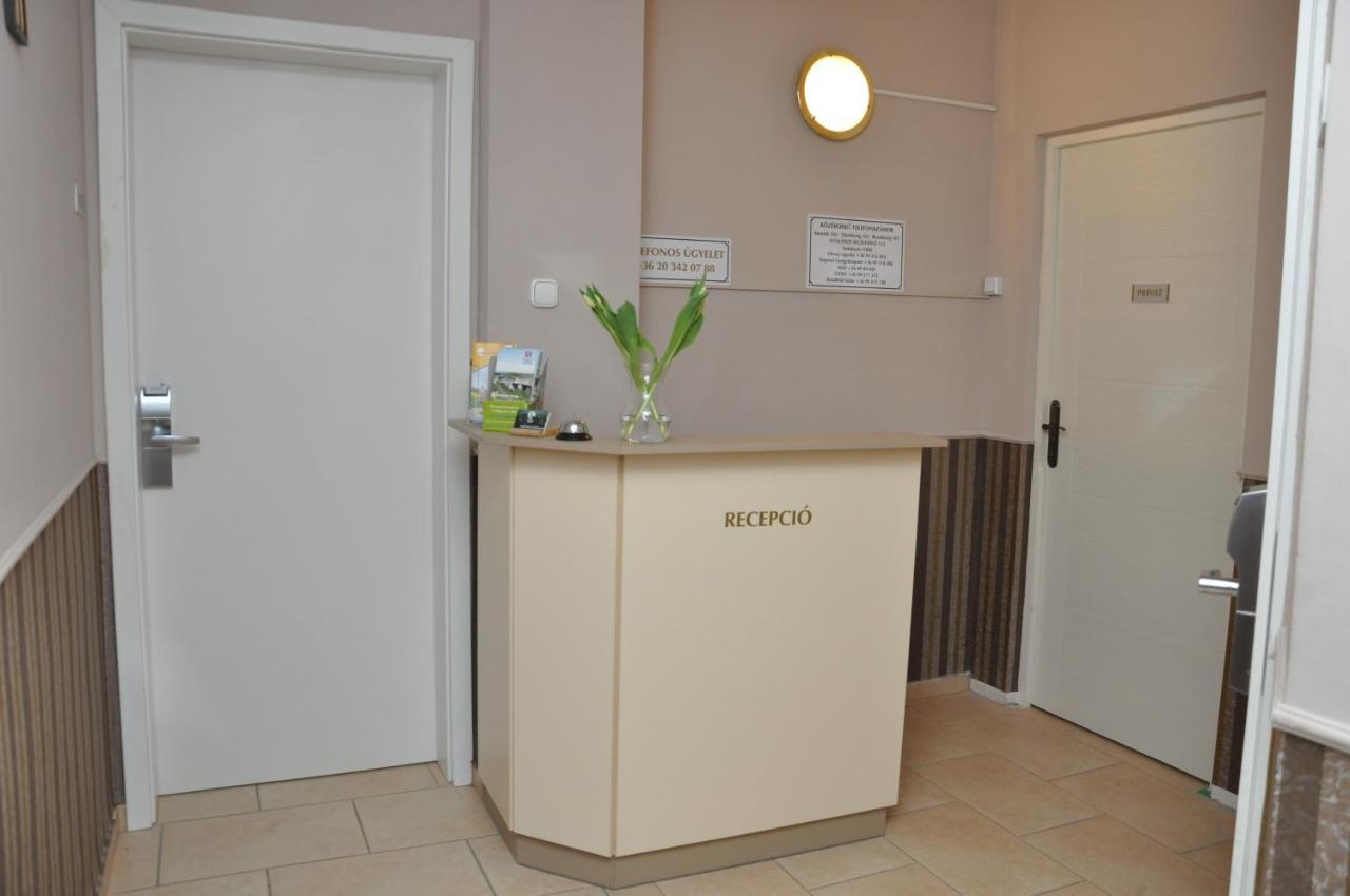 Gloriett Panzio Bed & Breakfast Fertőboz Екстериор снимка