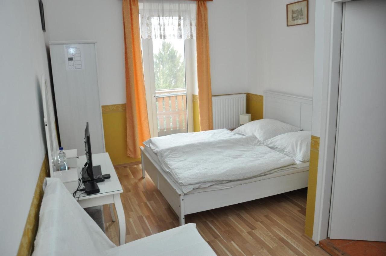 Gloriett Panzio Bed & Breakfast Fertőboz Екстериор снимка