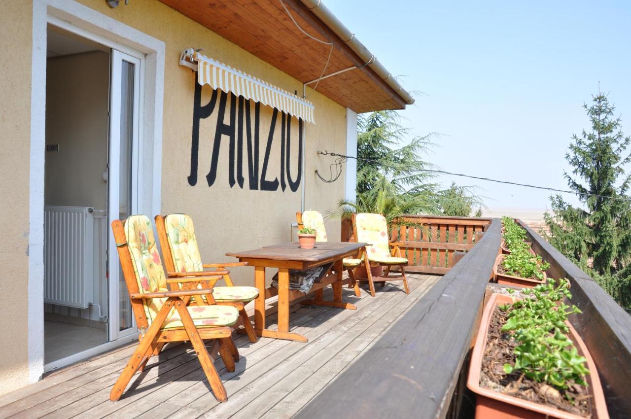 Gloriett Panzio Bed & Breakfast Fertőboz Екстериор снимка