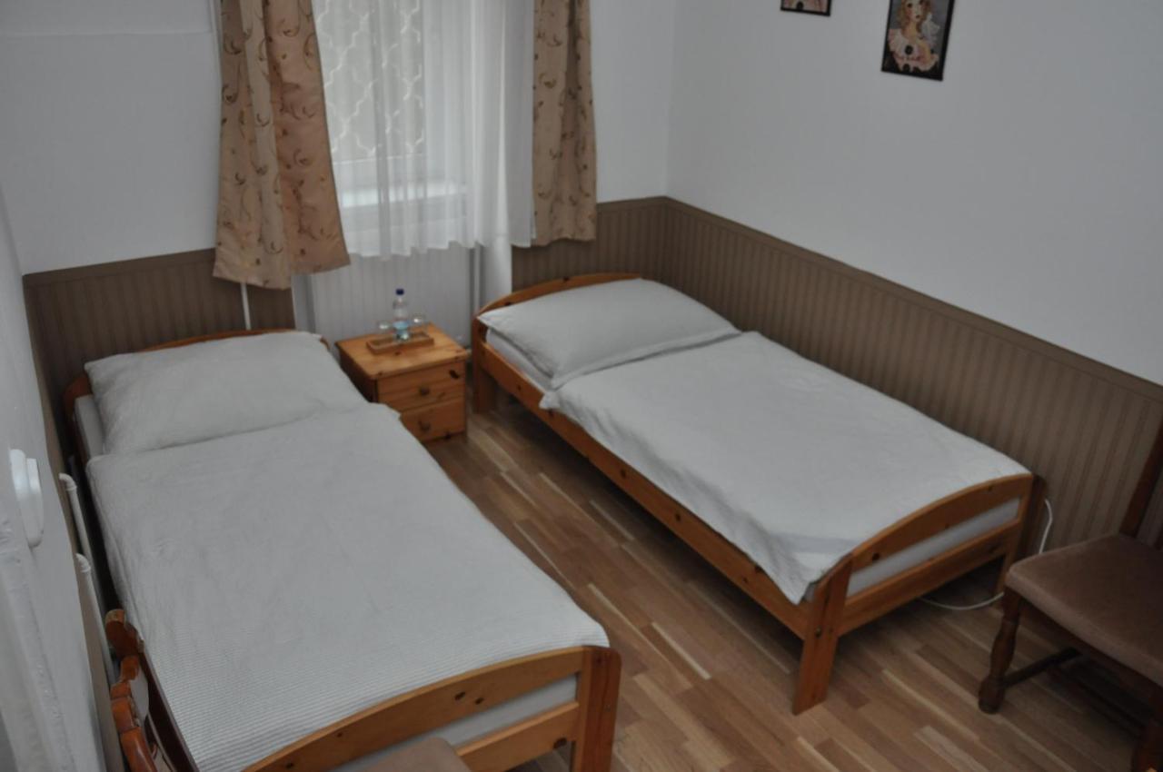Gloriett Panzio Bed & Breakfast Fertőboz Екстериор снимка