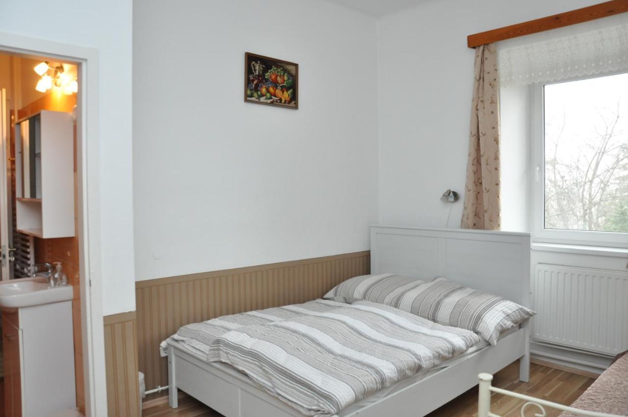 Gloriett Panzio Bed & Breakfast Fertőboz Екстериор снимка