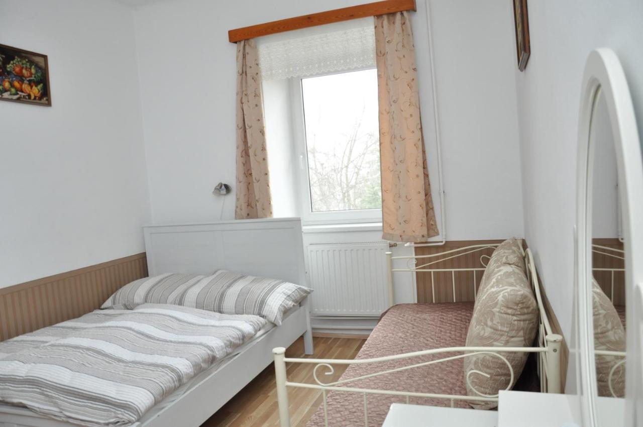 Gloriett Panzio Bed & Breakfast Fertőboz Екстериор снимка