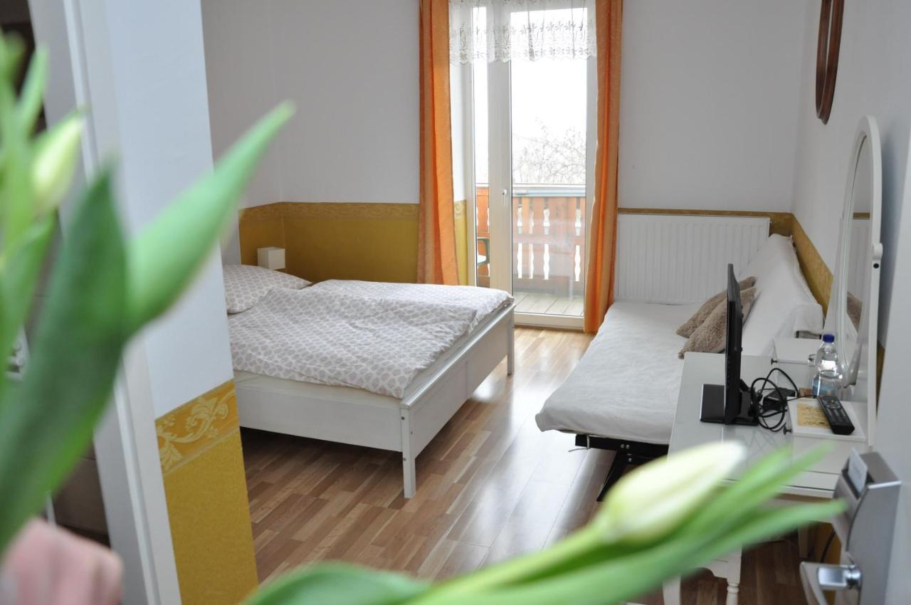 Gloriett Panzio Bed & Breakfast Fertőboz Екстериор снимка