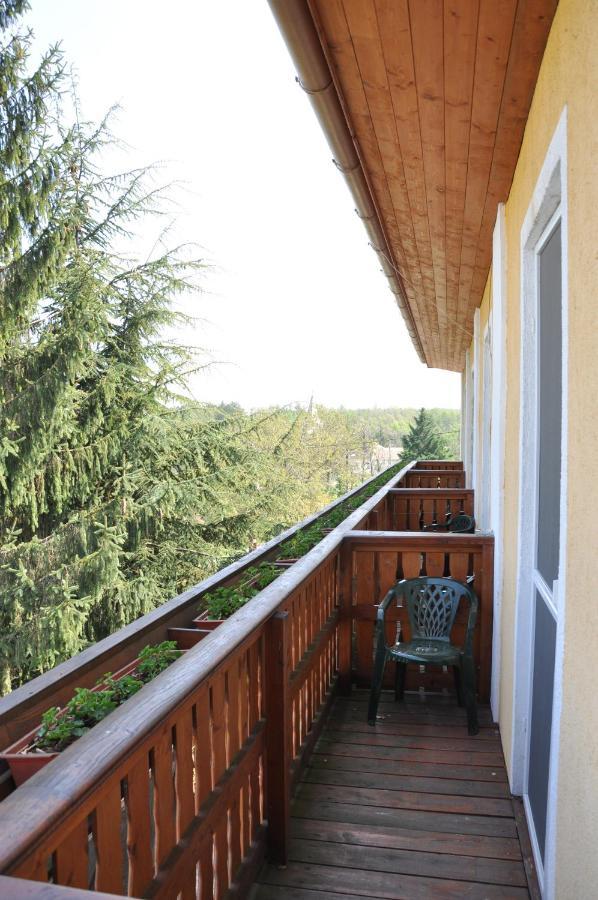 Gloriett Panzio Bed & Breakfast Fertőboz Екстериор снимка