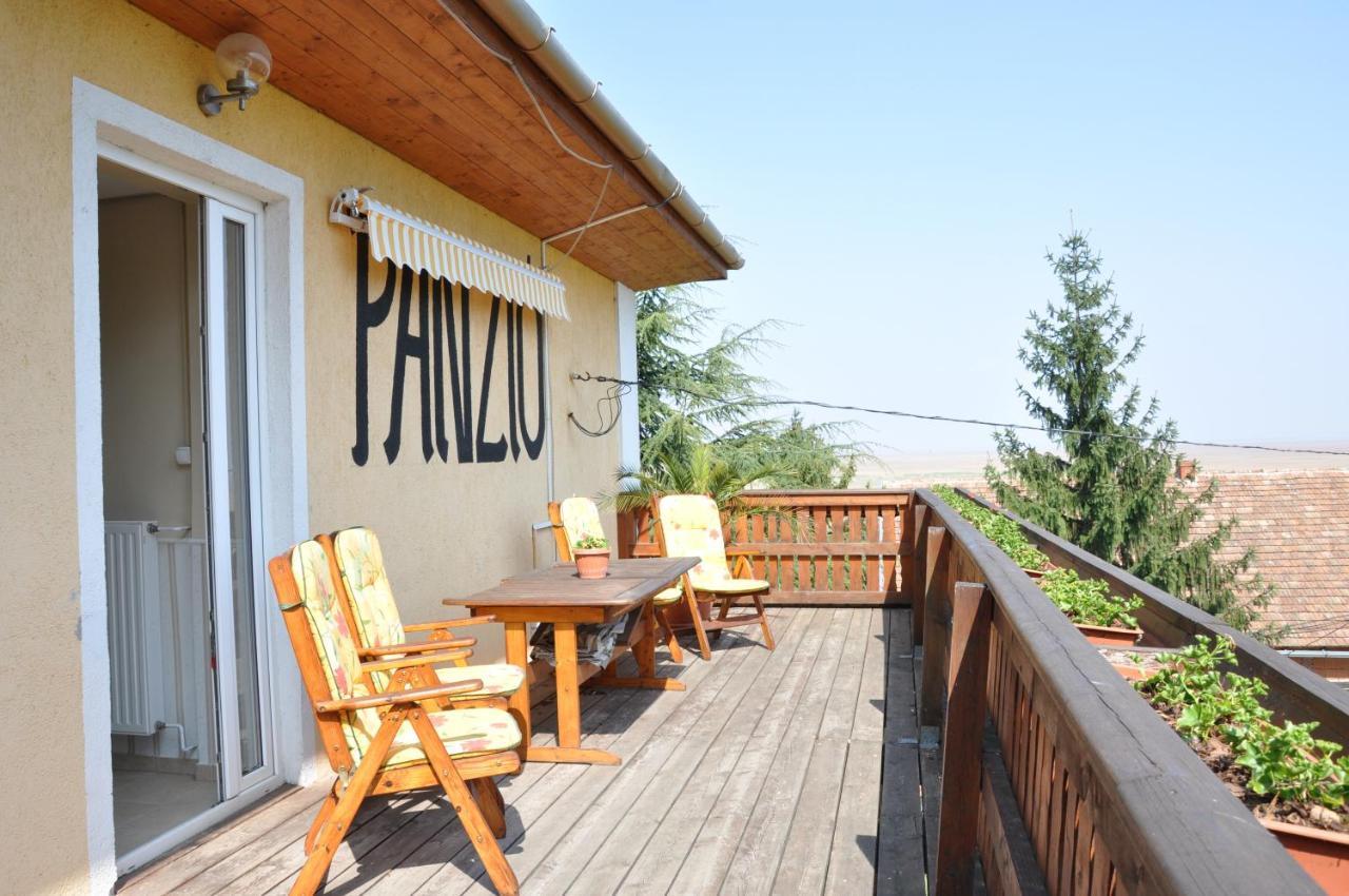 Gloriett Panzio Bed & Breakfast Fertőboz Екстериор снимка