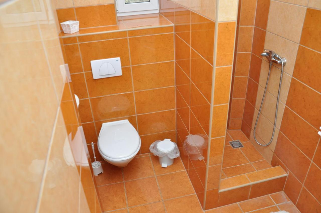 Gloriett Panzio Bed & Breakfast Fertőboz Екстериор снимка