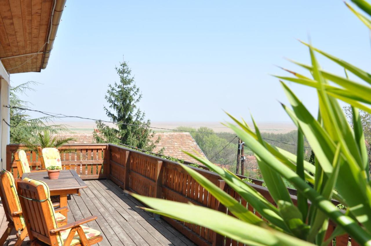 Gloriett Panzio Bed & Breakfast Fertőboz Екстериор снимка