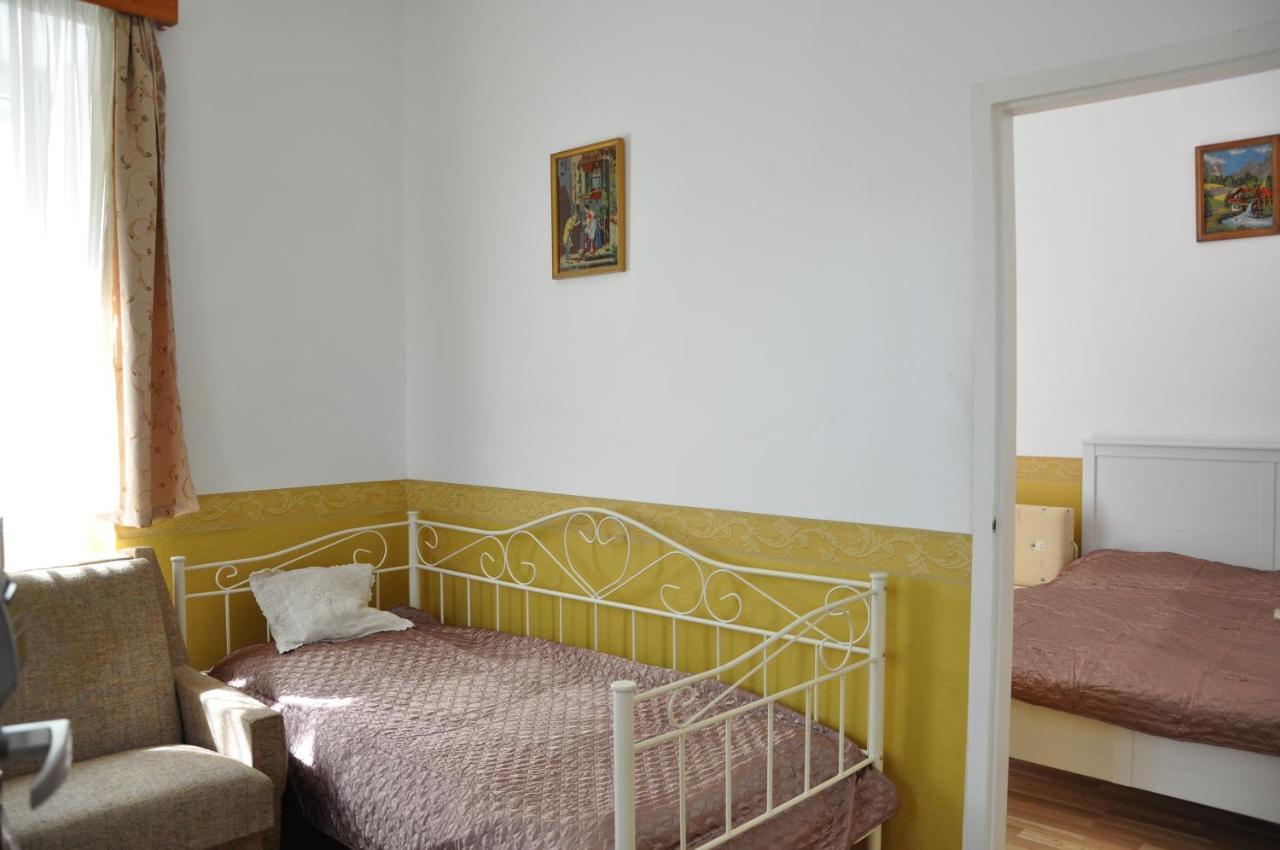 Gloriett Panzio Bed & Breakfast Fertőboz Екстериор снимка