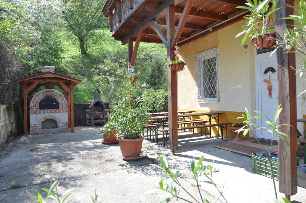 Gloriett Panzio Bed & Breakfast Fertőboz Екстериор снимка
