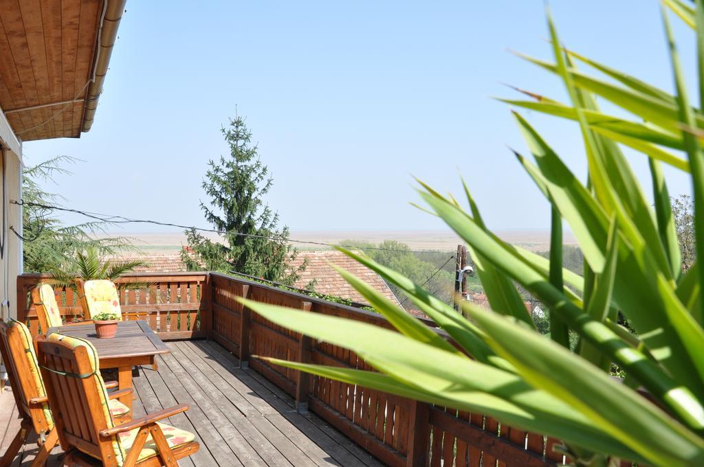 Gloriett Panzio Bed & Breakfast Fertőboz Екстериор снимка