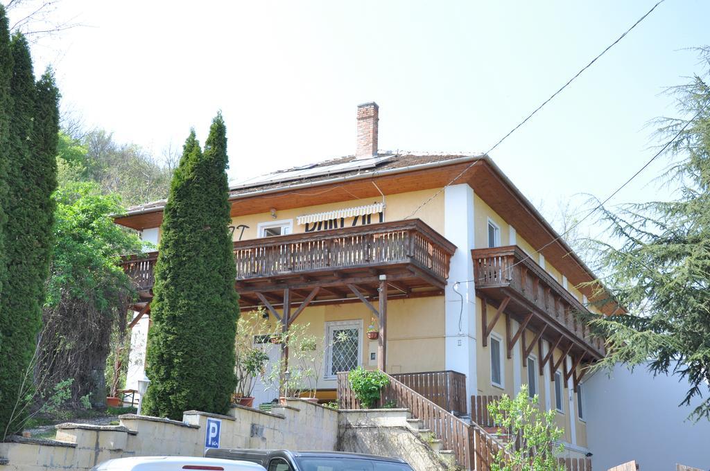 Gloriett Panzio Bed & Breakfast Fertőboz Екстериор снимка