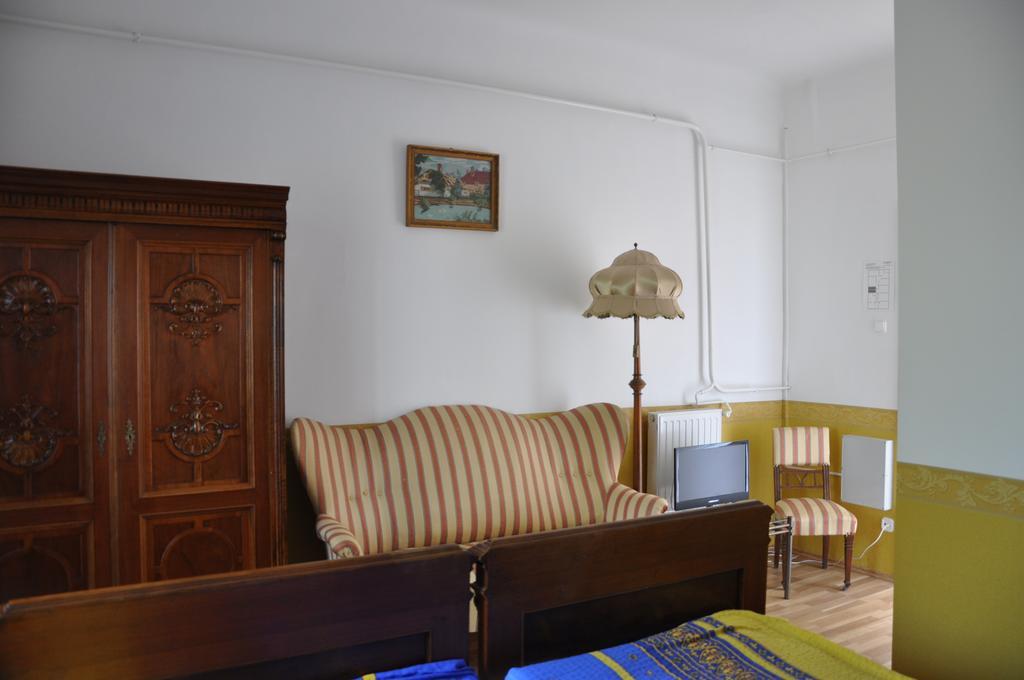 Gloriett Panzio Bed & Breakfast Fertőboz Стая снимка